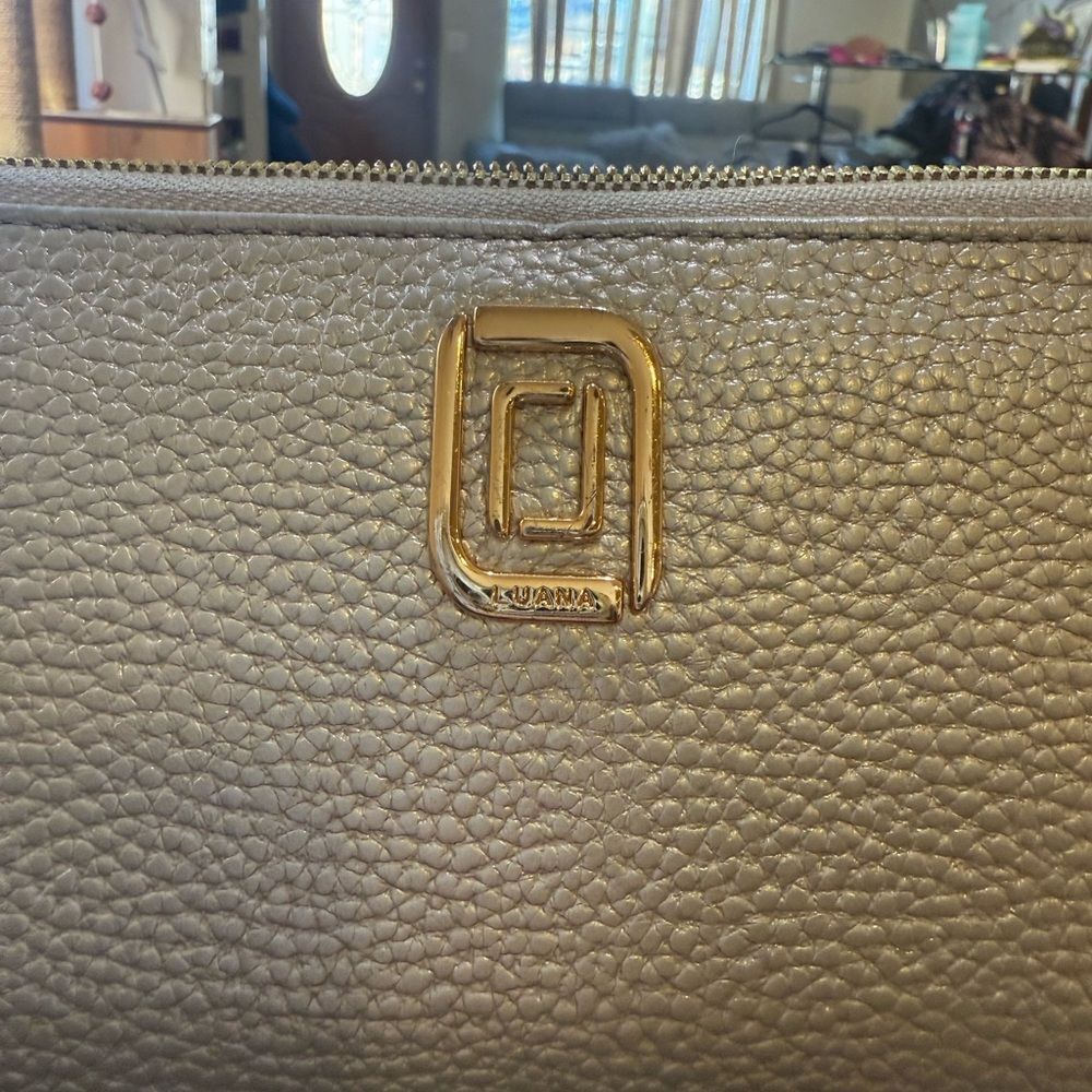 Chic Metallic Clutch Bag - Picture 3 of 11